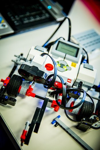 robot-350x526.jpg